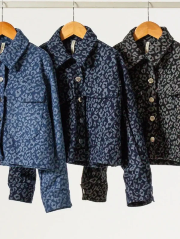 Campera de jeans animal print